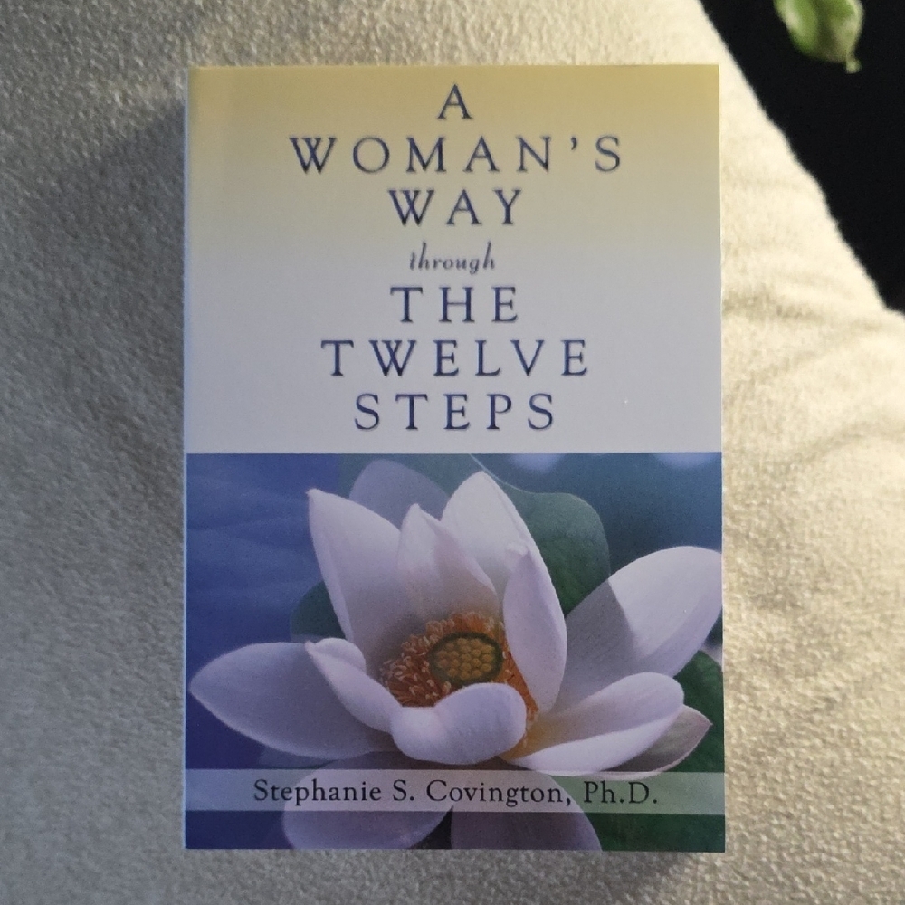 A Woman's Way Through the Twelve Steps Book By Stephanie Covington